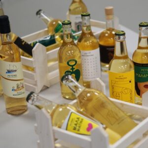 Ρετσίνα Μαλαματίνα | Η νέα επετειακή ετικέτα με την υπογραφή φοιτητών του Μητροπολιτικού Κολλεγίου 1 Ρετσίνα Μαλαματίνα | Η νέα επετειακή ετικέτα με την υπογραφή φοιτητών του Μητροπολιτικού Κολλεγίου