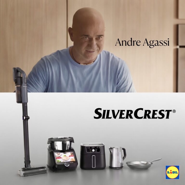Στην φωτογραφία ο Andre Agassi και οι συσκευές SilverCrest